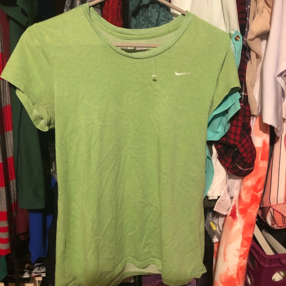 Nike t-shirt lime green. New without tags. 💚💚💚